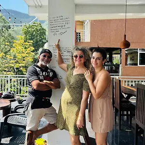 3* אורחן Adams Peak