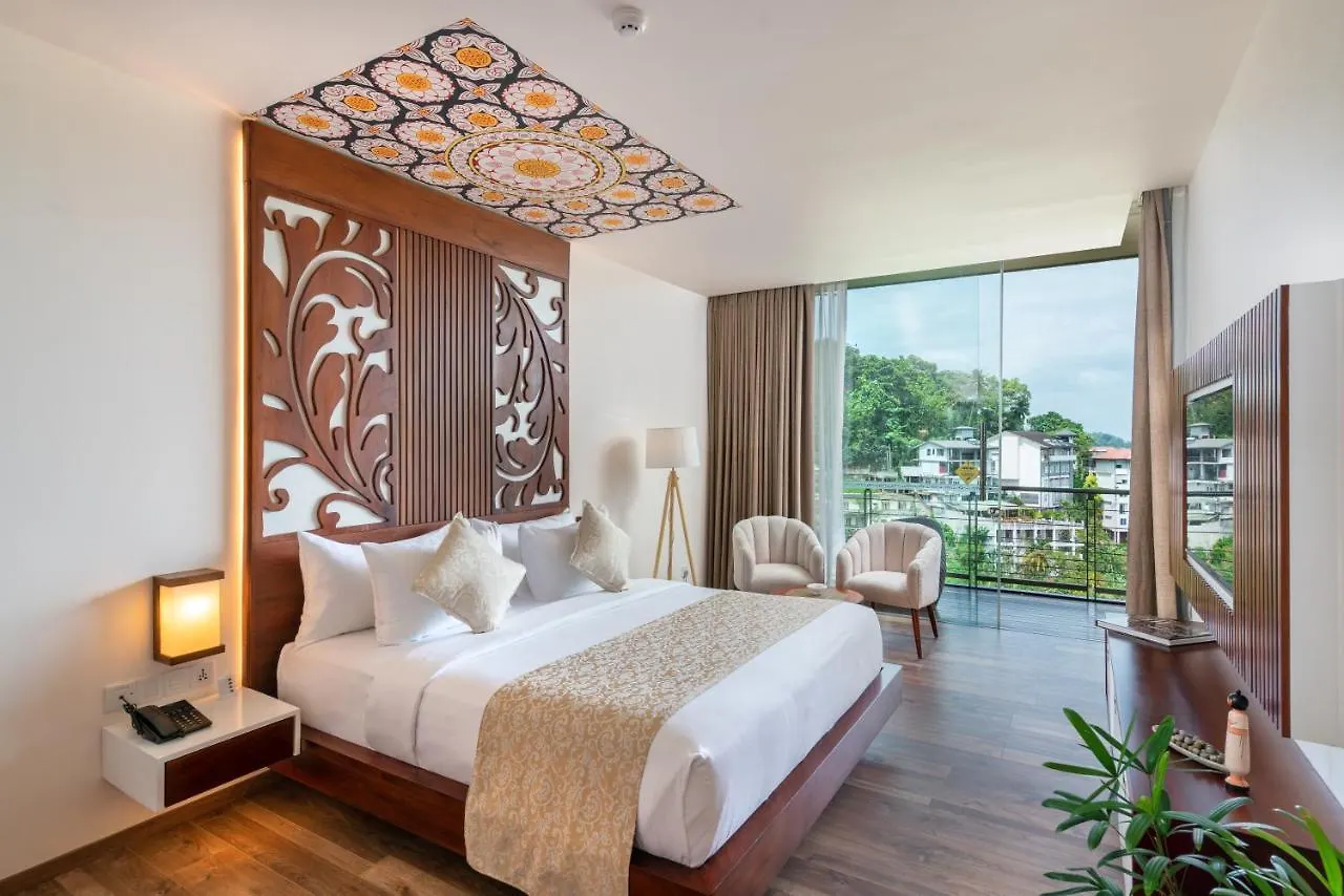 *****  Grand Serendib Hotel キャンディー スリランカ